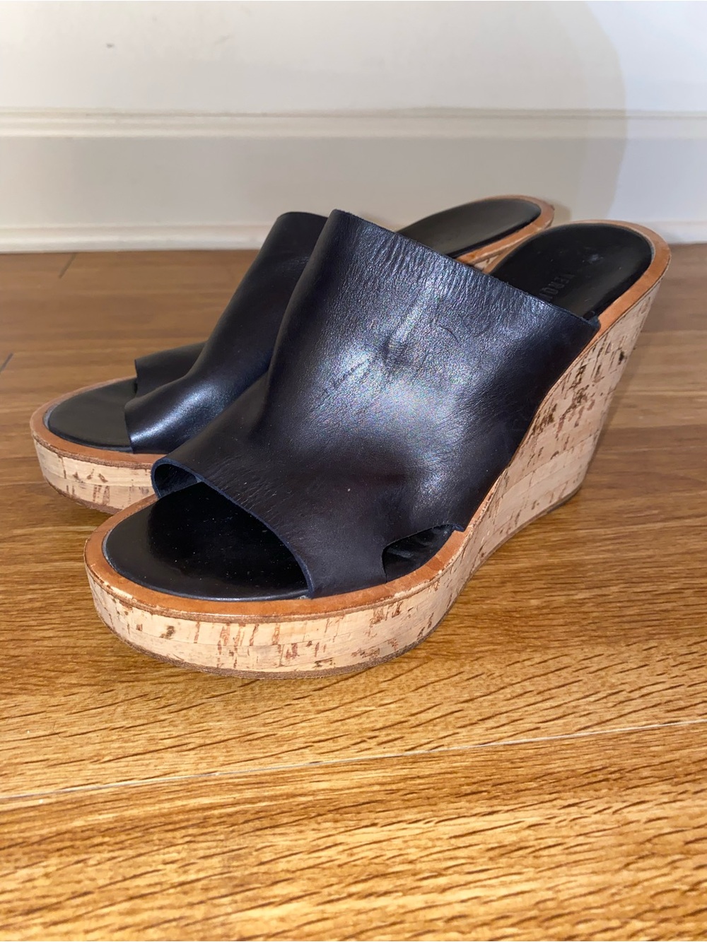 Véronique Branquinho Leather sandal 37